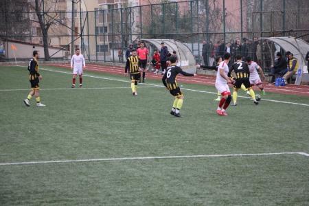 Cide Belediyespor kendi evinde berabere kaldı